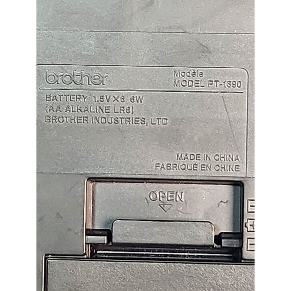 BROTHER P-TOUCH Model PT-1890 Electronic Label Printer Black With Extra Refill - Picture 3 of 5